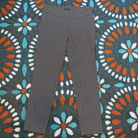 Fundamental Things 6P Petite Black White Design Elastic Waist Stretch Pants - Picture 3 of 9